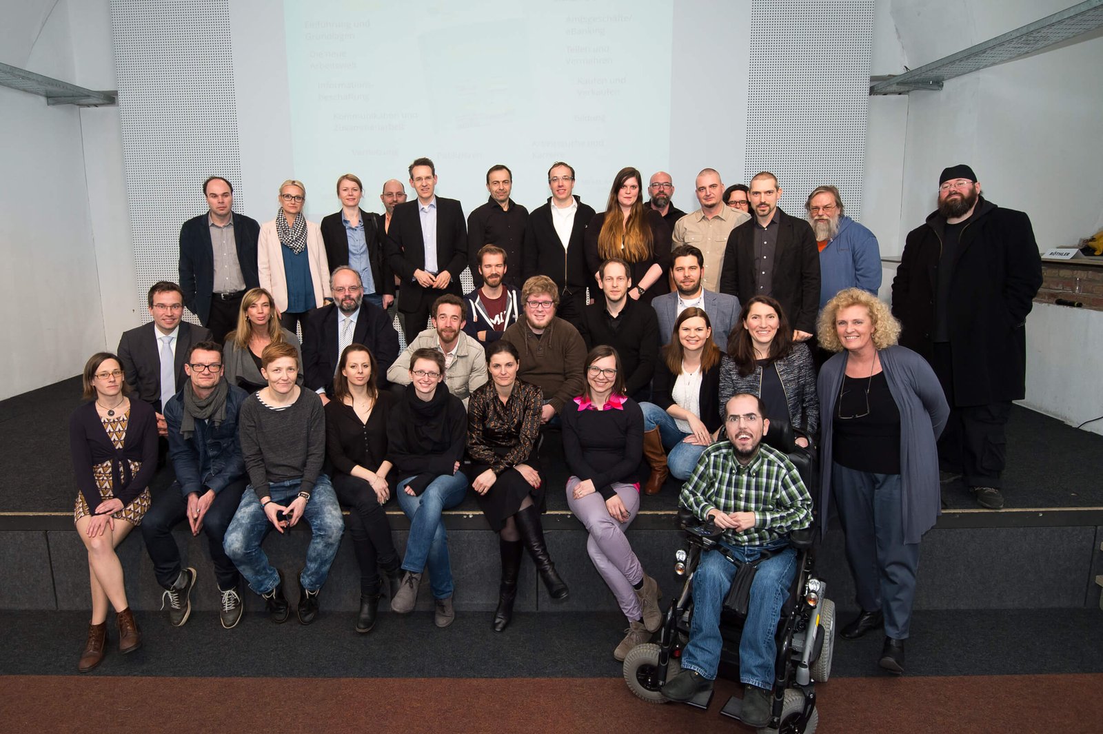 Abbildung 3: Jene AutorInnen, die es zur Leitfaden-Präsentation ins MQ geschafft haben.